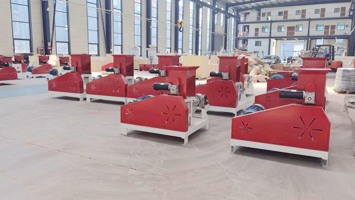 Tilapia fish feed extruders diesel-type in Vietnam